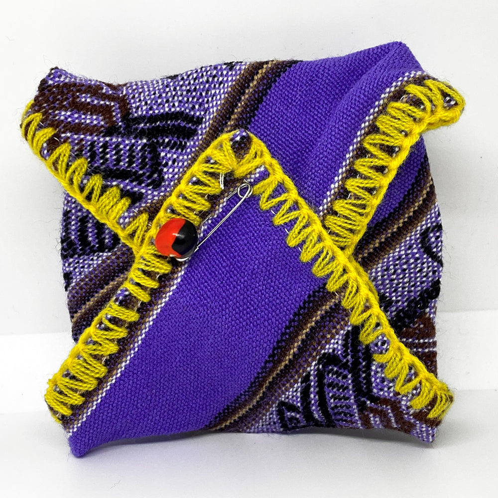 
                  
                    K'oa (klein) mit Awayu
                  
                