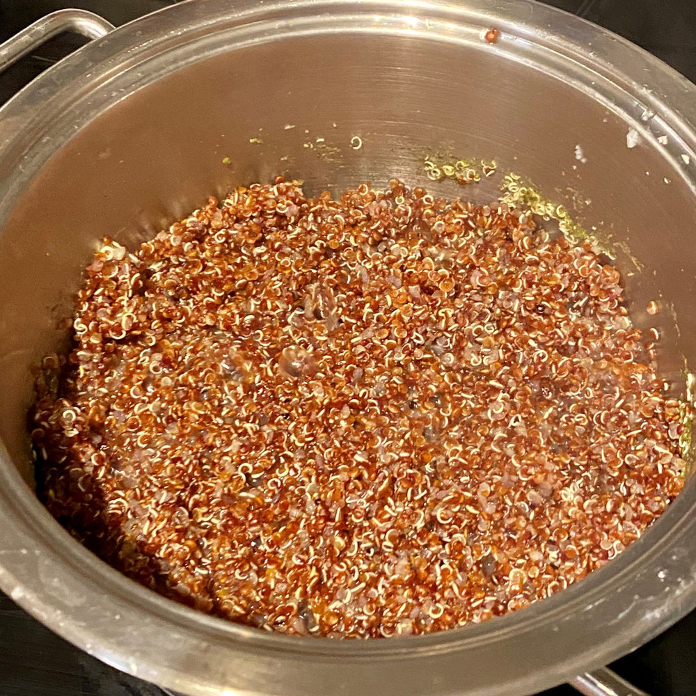 
                      
                        Roter Quinoa kocht
                      
                    